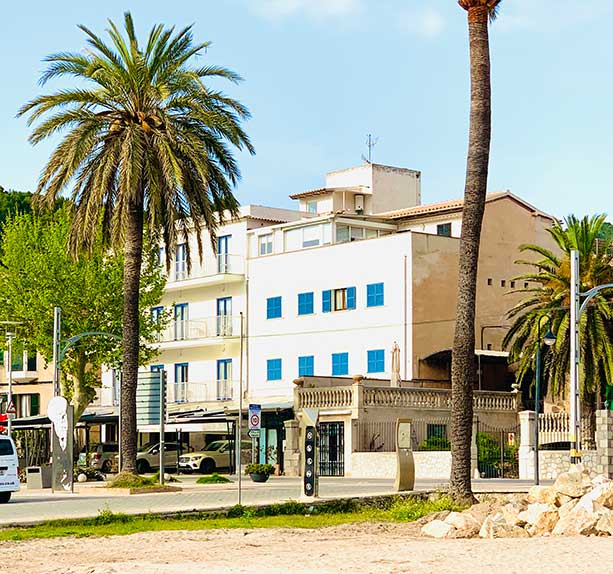 fachada del hotel miramar en puerto de soller